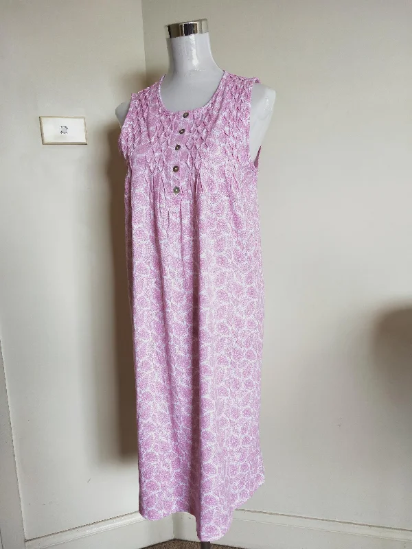 women's pajamas with a stylish cutSchrank Cotton Jersey Nightie in Pink Paisley SK411P