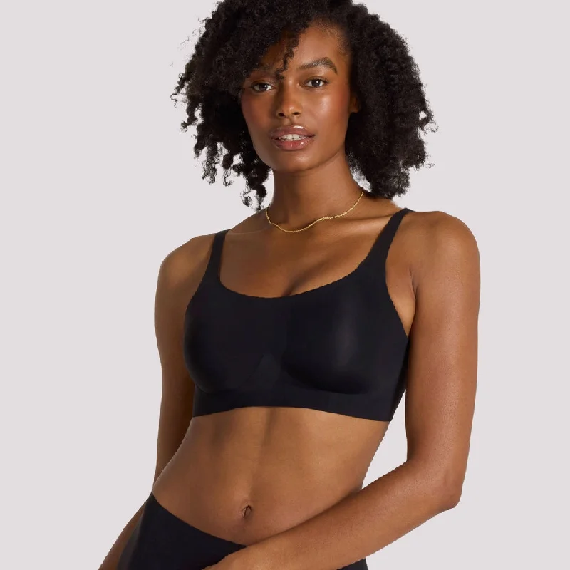 seamless nursing bra with easy-access clipsEvelyn and Bobbie Structured Scoop Black