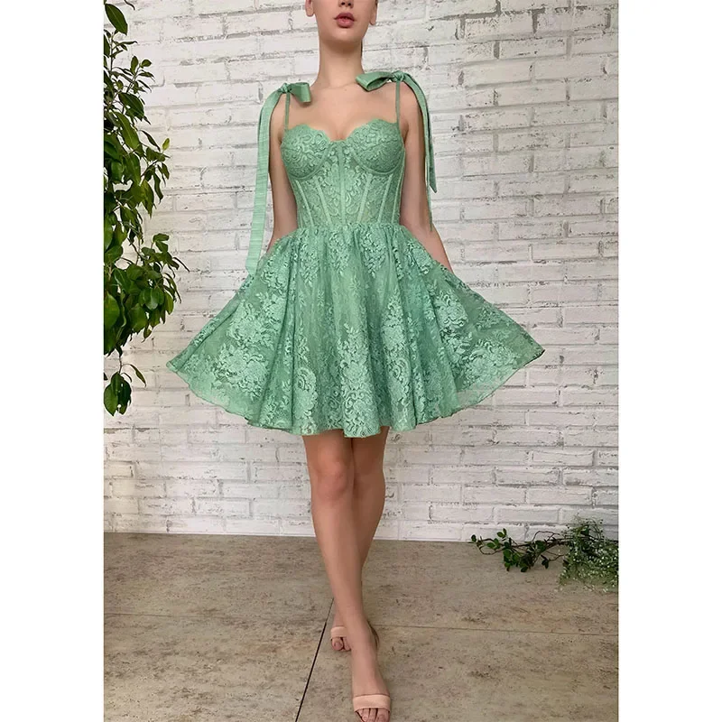 Women's One-Shoulder DressesElegant Green Short Homecoming Dresses Spaghetti Straps Lace Appliques Mini Cocktail Homecoming Dress Zipper Back